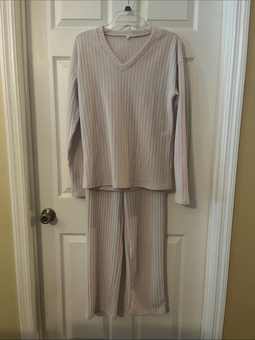 Ribbed V-Neck Loungewear Set - Cream